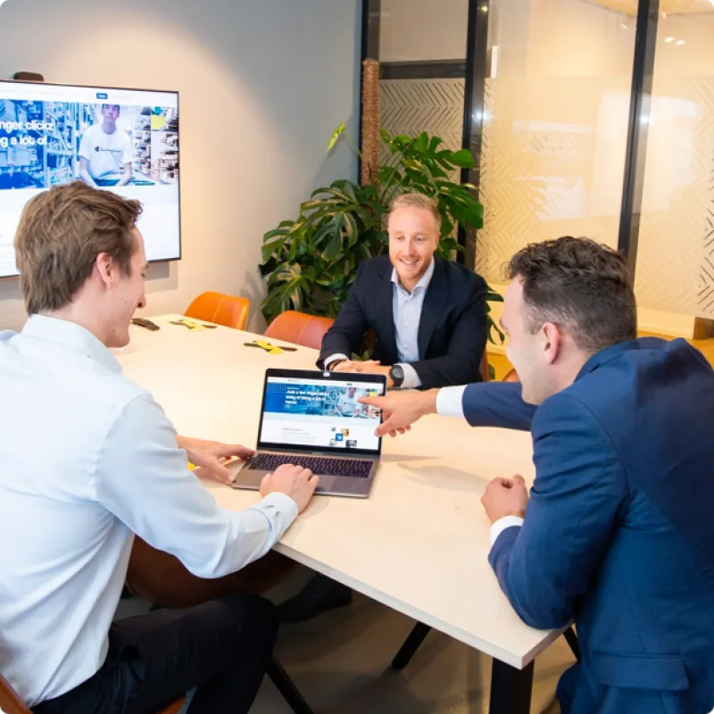 Samenwerking aan het bureau